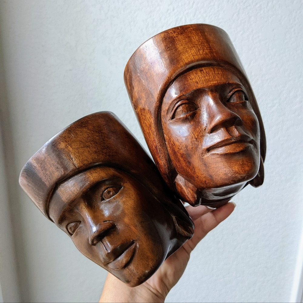 Set of two vintage wooden mugs!
